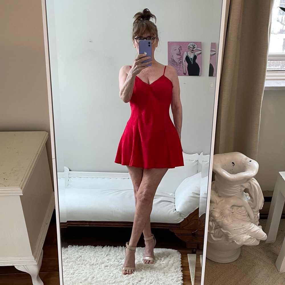 VINTAGE VICTORIAS SECRET RED SLIP DRESS LACE EMBOSSED FLOWERS CORSET OPEN BACK